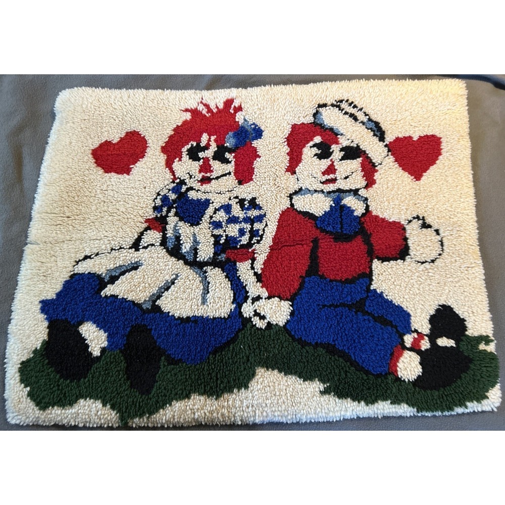 Raggedy Ann & Andy Plush Decorative Handmade‎ Latch Hook Rug Wall Art  31"x 40"